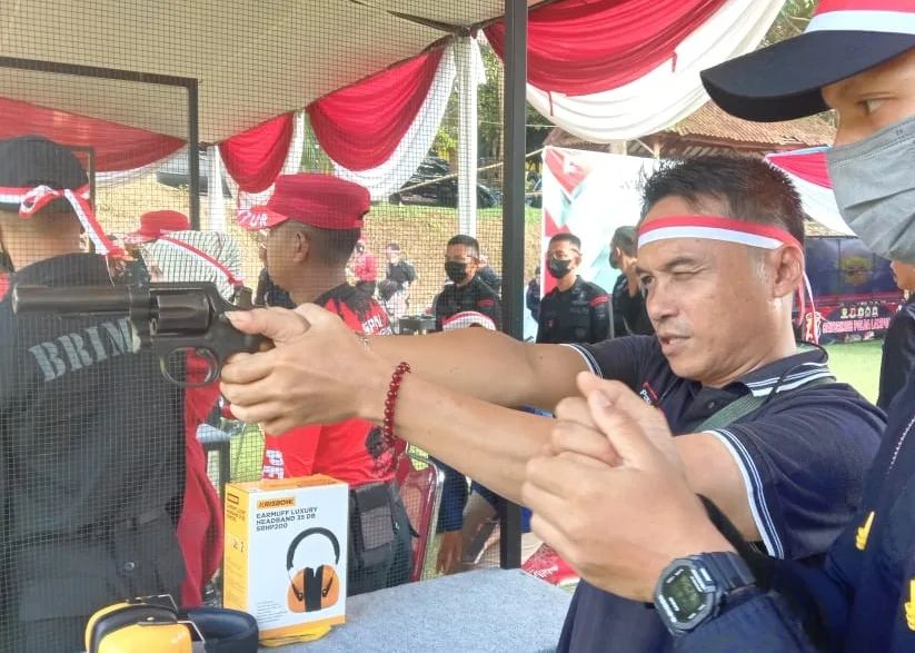 Dalam Rangka Memeriahkan HUT RI ke-77, Polda Lampung Gelar Lomba Menembak Antar Pemimpin Redaksi