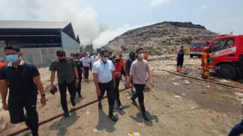 Jateng Minta Bantuan Water Bombing Atasi Kebakaran 2 Hektare TPA Putri Cempo