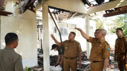 Paska Terbakar, Bupati Lampung Selatan Tinjau Rumah Dinas Camat Penengahan