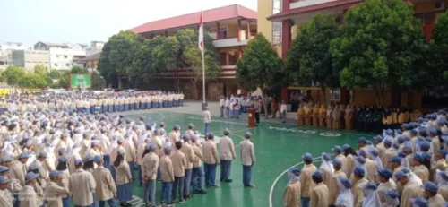 Jadi Pembina Upacara, Kasat Binmas Polresta Bandar Lampung Ingatkan Pelajar Tentang Bahaya Narkoba