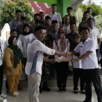 SK Pokdarwis Way Lalaan diserahkan langsung oleh Kadis Pariwisata dan Kebudayaan