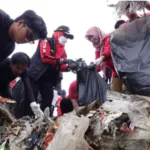 Walikota Bandar Lampung Eva Dwiana Ikut Serta Dalam Clean Up Pantai Bersama Komunitas Pandawara