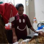 Walikota Eva Dwiana Jenguk Korban Kebakaran, Beri Bantuan Uang 10 Juta Rupiah