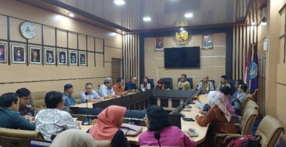 Menuju World Class University, FKIP Unila realisasikan Kerjasama Bersama Faculty of Social Sciences and Humanities (FSSH) Universiti Teknologi Malaysia