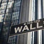 Wall Street Ditutup Melemah Usai The Fed Dikabarkan Masih Tahan Suku Bunga