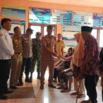 Peratin Pekon Sukaraja Salurkan BLT-DD Kepada 25 KPM Tahap I Tahun 2024