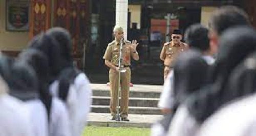Ismet Inoni Gelar Silaturahni Dengan Ratusan Non ASN di Lingkungan Pemkab Lambar: Mutiara Pasti Didasar Lautan.