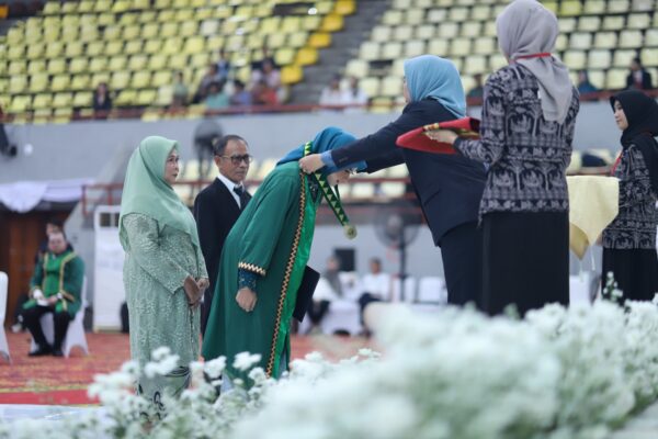 FK Gelar Prosesi Sumpah Dokter untuk 35 Dokter Baru Periode I/2024