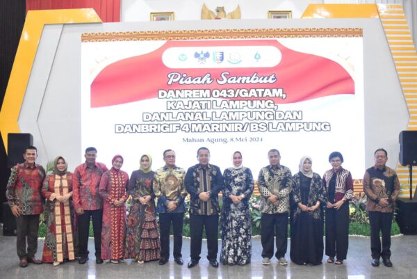 Bersama Gubernur dan Forkopimda Provinsi Lampung, Ketua DPRD Lampung Hadiri Pisah Sambut Danrem 043/Gatam