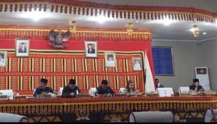 DPRD Lamsel Gelar Rapat Paripurna dengan Agenda Penyampaian Raperda Tentang Pertanggungjawaban Pelaksanaan APBD TA 2023 oleh Bupati Lamsel