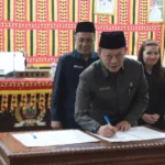 Ketua DPRD Kabupaten Lamsel, H. Hendry Rosyadi Pimpin Rapat Paripurna Penyampaian LKPJ Bupati TA 2023