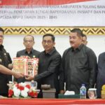 DPRD Tulangbawang Barat Menyampaikan Raperda Pertanggungjawaban APBD Tahun 2023 dan Raperda RPJPD Tahun 2025-2045