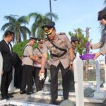 Polresta Bandar Lampung Ziarah Ke Makam Pahlawan Peringati Hari Bhayangkara Ke-78