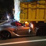 Porsche 718 Tabrak Truk: Sopir Tewas, Penumpang Shock Berat