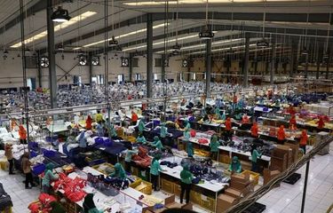 Tertekan Banjir Impor, Tekstil Satu-satunya Industri yang Kontraksi di Bulan Juni 2024