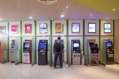 Bank Konvensional Rama-ramai Go-Digital, Apakah ATM dan Kantor Cabang Mulai Berkurang?
