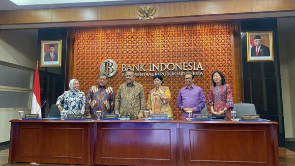 Gubernur BI Bantah Ada Crowding Out & Likuiditas Ketat Akibat SRBI
