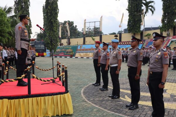 Kapolres Tanggamus Pimpin Upacara Naik Pangkat 20 Personilnya