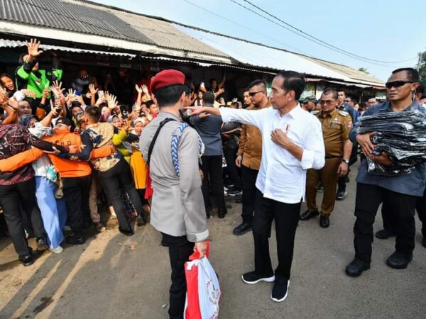 Antusiasme Warga Lampung Utara Sambut Kunjungan Presiden Jokowi ke Pasar Sentral Kotabumi
