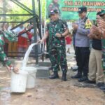 Resmikan Penggunaan Air Bersih di Way Gubak, Dandim 0410/KBL dan Warga Sampaikan Terimakasih Kepada Kasad