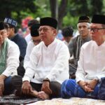 Ketua DPRD Provinsi Lampung, Mingrum Gumay Melaksanakan Sholat Idul Adha di Lapangan Saburai