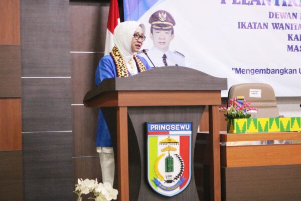 Lantik DPC IWAPI Pringsewu, Bunda Reny, Wujudkan UMKM Wanita Berbasis Digital dan Kearifan Lokal