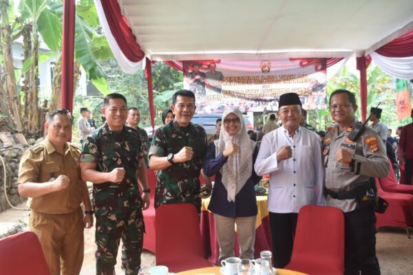 Jadikan Air Sumber Kehidupan, Danrem 043/Gatam Launching Program TNI AD Manunggal Air di Kelurahan Way Gubak