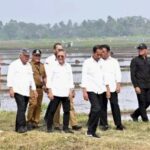Kunjungan ke Sragi, Jokowi Beri Bantuan Pompa Air Sawah Untuk Petani