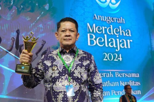 M. Firsada Terima Penghargaan Anugerah Merdeka Belajar Kategori Pemerintah Daerah Transformatif Tahun 2024