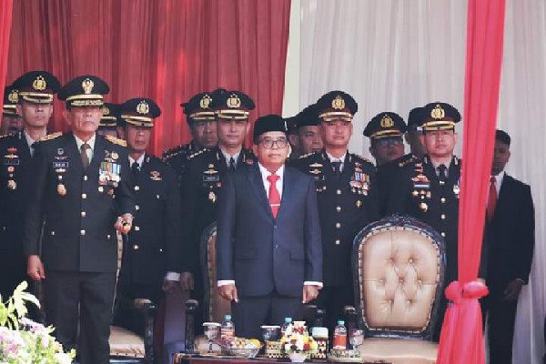 Pj. Gubernur Lampung Samsudin Menghadiri Upacara Peringatan Hari Bhayangkara Ke-78 di Mapolda Lampung