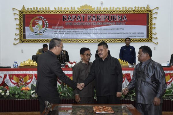 Rapat DPRD Penyampaian KUA-PPAS APBD-P 2024 dan Pembicaraan Tingkat II Raperda RPJPD 2025-2045