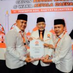 Presiden PKS Ahmad Syaikhu Resmi Serahkan Dukungan Maju Pilkada ke Nanang Ermanto - Antoni Imam
