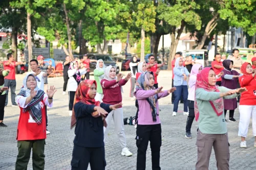 Bangkitkan Semangat Kerja, Pemkab Lampung Selatan Gelar Senam Bersama di Lapangan Korpri