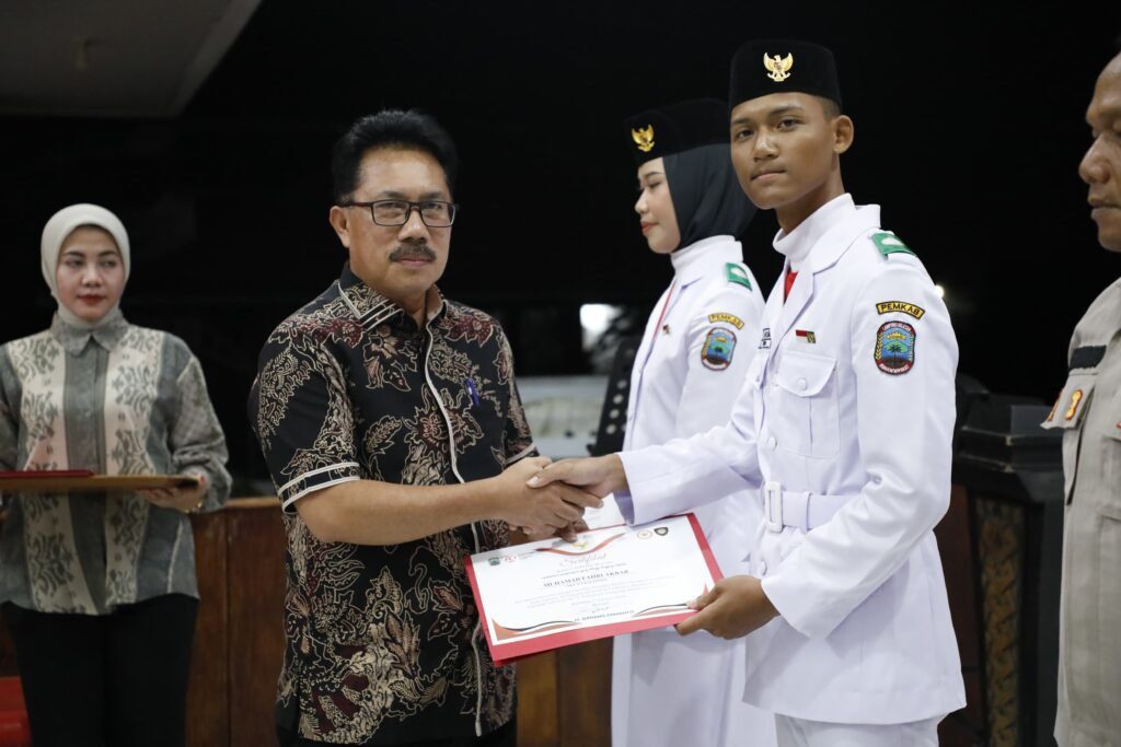 Lepas 35 Anggota Paskibraka Lampung Selatan 2024, Sekda Thamrin: Terima Kasih Atas Dedikasinya