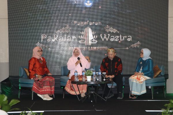Penjabat Ketua Dekranasda Provinsi Lampung Hadiri Pameran Wastra