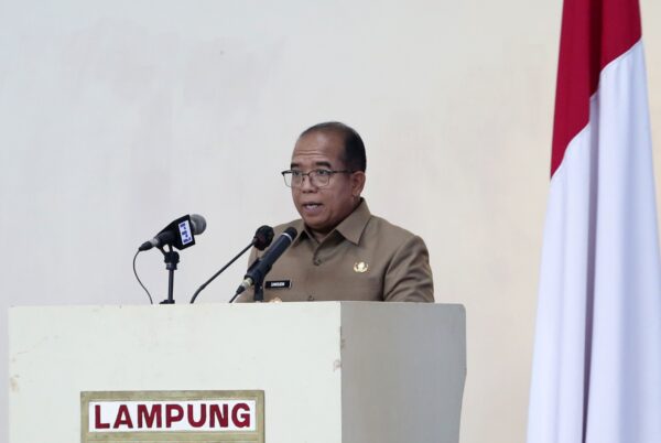 Pj. Gubernur Samsudin Sampaikan Pandangan Terhadap 6 Raperda Usul Inisiatif DPRD dalam Rapat Paripurna DPRD Lampung