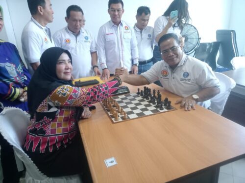 Walikota Bandar Lampung Eva Dwiana Membuka Open Turnamen Catur PERADI CUP 2024