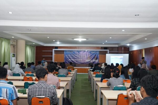 UPT Perpustakaan Gelar Workshop Public Speaking dan Motivasi