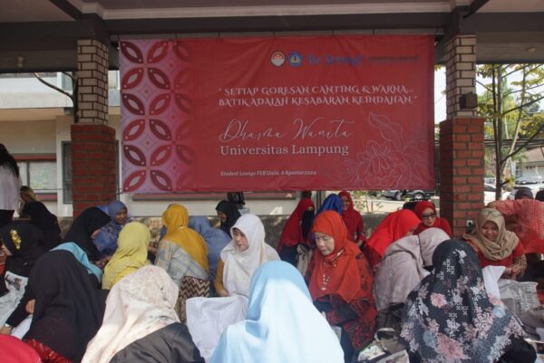 DWP Unila Gelar Pelatihan Membatik Motif Lampung