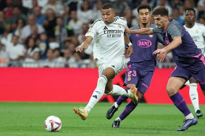 Kylian Mbappe Bikin Gol, Real Madrid Iris Tipis Alaves