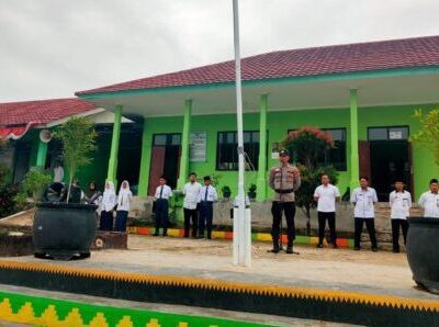 Antisipasi Kenakalan Remaja, Kanit Binmas Polsek Pakuan Ratu Binluh Sambangi MTsN 2 Way Kanan