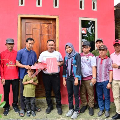 Rumah Warga Sragi Selesai Dibedah, Nanang Ermanto: Semoga Bermanfaat