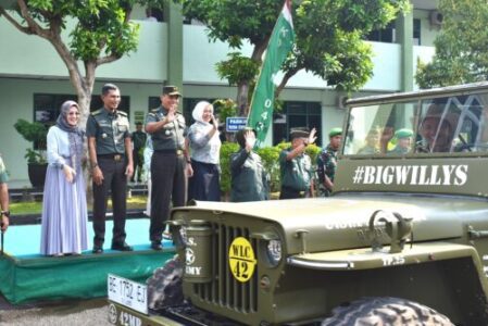 Kasrem 043/Gatam Lepas Kontingen Jeep Willys Lampung Community (WLC) Menuju Jambore American Jeep Di Salatiga