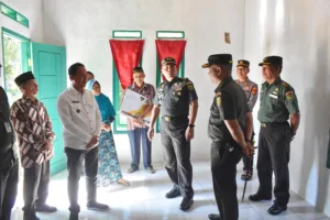 Kasrem 043/Gatam Resmikan Rumah Bapak Supari, Program Bedah Rumah Tidak Layak Huni Kodim 0421/LS