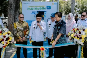Dorong Ekosistem Kendaraan Listrik, Kolaborasi Pemkot dan PLN Hadirkan SPKLU Pertama di Kota Metro