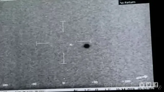 UFO bola hitam terekam kamera terbang dan jatuh ke laut. Foto: Jeremy Corbell/YouTube
