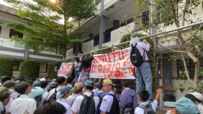 Murid SMK di Tangsel Demo, Minta Guru Honorer Lakukan Pelecehan Seksual Dipecat