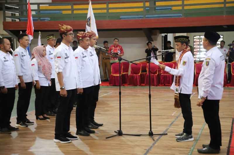 Pj. Bupati Nukman Hadiri Pengukuhan DPC Apdesi Lampung Barat Masa Bakti 2024-2028