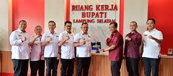 Silaturahmi dengan Bupati, Kepala Kantor Imigrasi Siap Bersinergi Bersama Pemkab Lampung Selatan