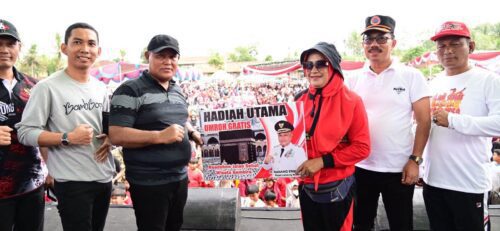 Beruntung, Aida Marlena Dapat Hadiah Umrah Jalan Sehat Wisata Gembira di Kecamatan Katibung